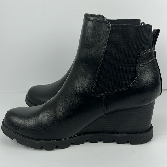 Universal Thread Linda Water Repellant Wedge Pull On Boots Black Sz 10 Chelsea - Picture 6 of 15
